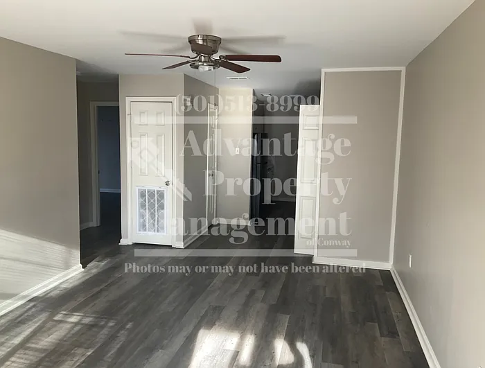 1955 Keathley Dr — Photo 2