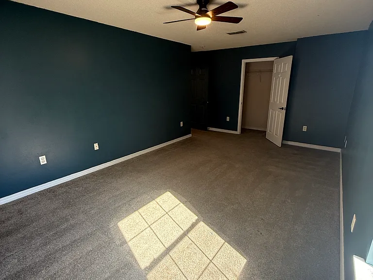 5153 Victoria Dr — Photo 33