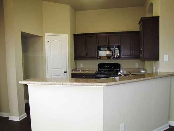 5th image of 308 Hanna Dr