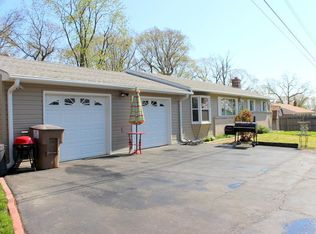 6421 Randy Dr, Imperial, MO 63052