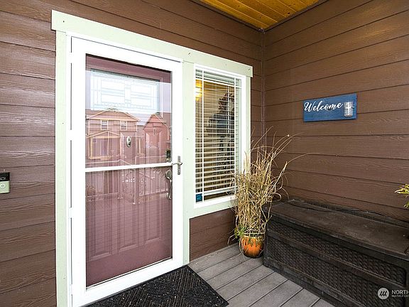 5th image of 1651 SW Carnegie Street