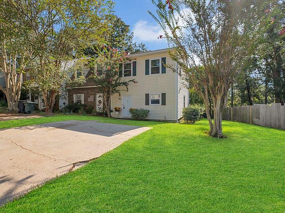 3rd image of 2393 Gregory Dr
