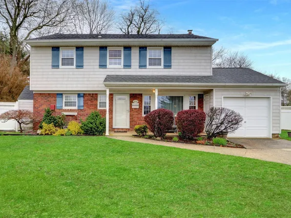 3847 Debra Court, Seaford, NY 11783