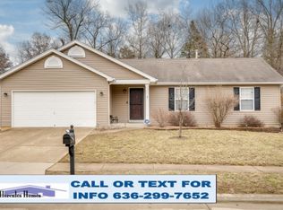 120 Stone Post Ln, Wentzville, MO