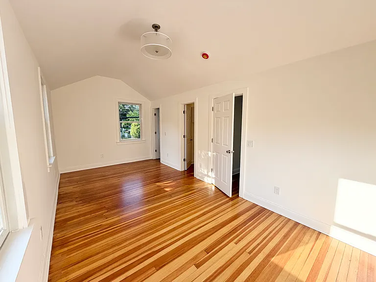109 Marble Ave — Photo 12
