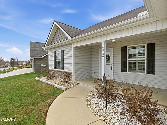 4th image of 6322 Altacrest Ln