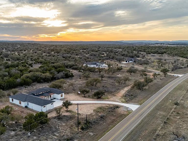 6425 Ranch Road 962 W — Photo 30