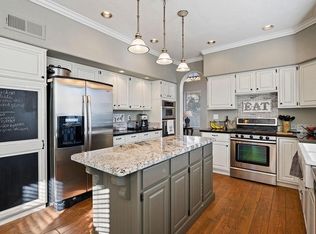 1053 Felicidad Dr, Fallbrook, CA 92028