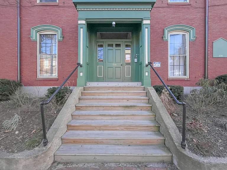 156 Danforth St #3 — Photo 2