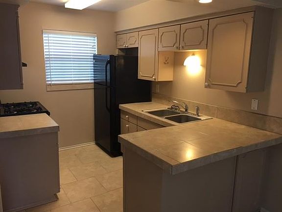 3rd image of 501 W Scharbauer Dr