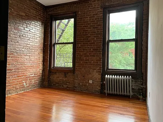 Rented by PocketBroker Inc | media 10