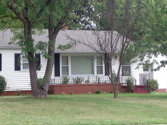 .53 AC FENCED YRD W/GARAGE