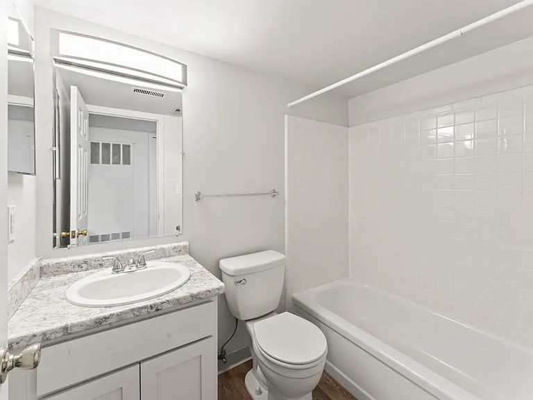 Apple Creek 2BR 2Ba