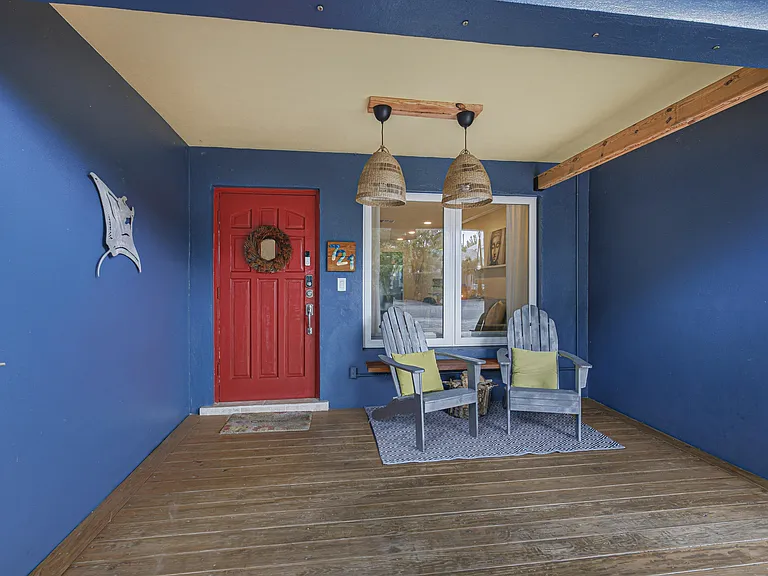 721 N Lakeside Dr — Photo 14