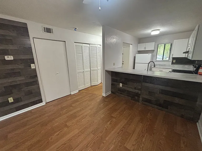 81 SE 16th Ave #D103 — Photo 11