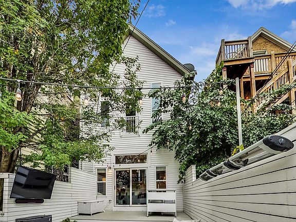 2nd image of 1620 W Wabansia Ave #1