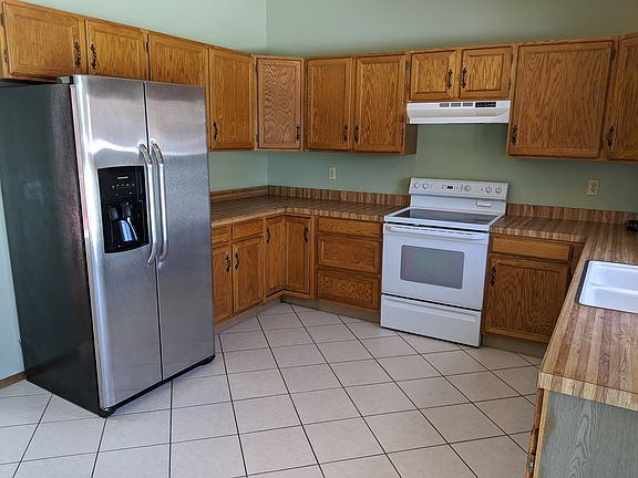 5th image of 848 Elliott St