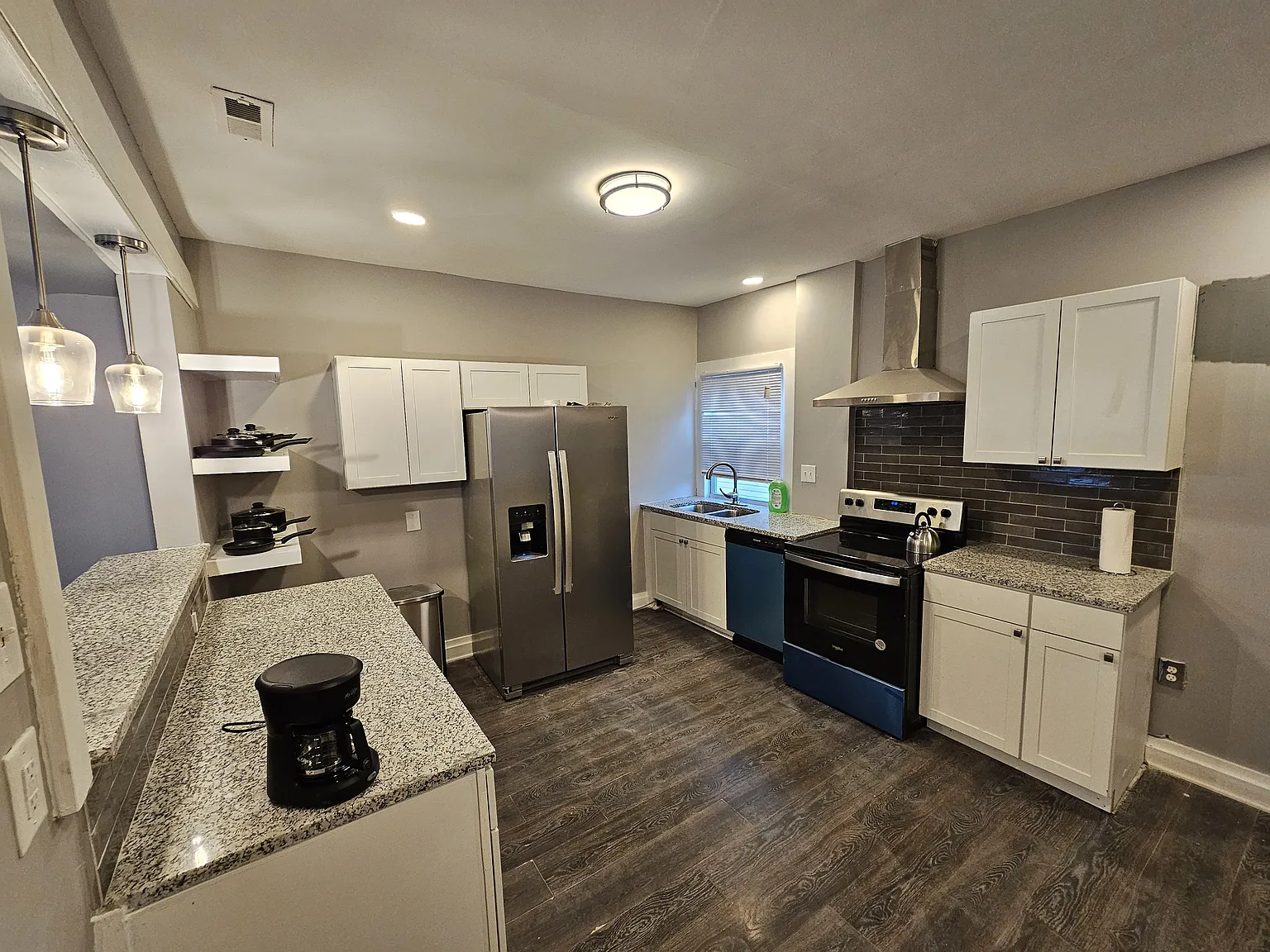 2 bed, 1300 sqft, $1,599 — Photo 3
