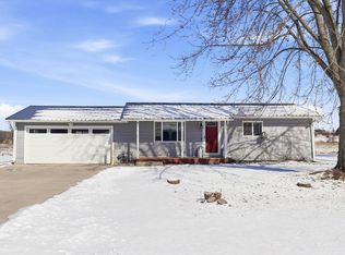 744 Twin Harbor Dr, Winneconne, WI 54986