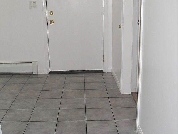 3rd image of 111 Briarwood Dr