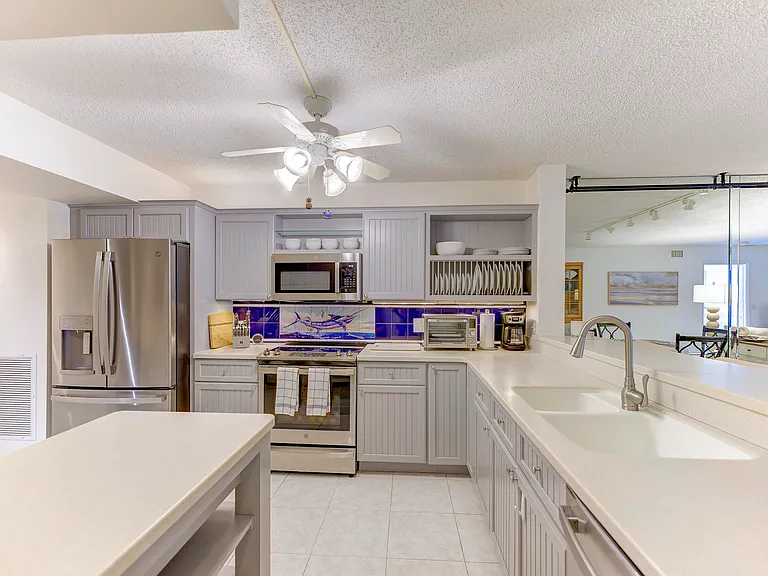 2571 NE Ocean Blvd #104 — Photo 3