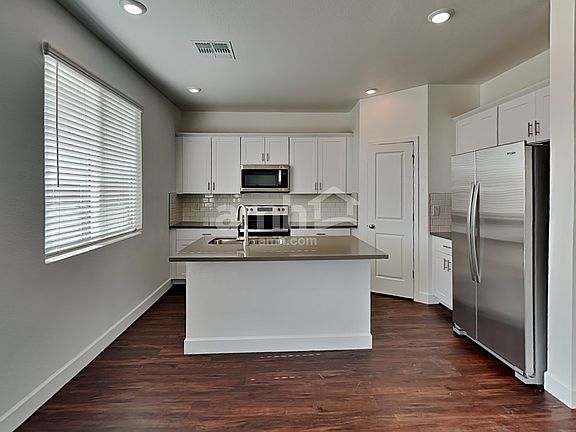 3rd image of 6626 S 42nd Ln