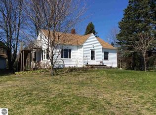 3987 S West Bay Shore Dr, Suttons Bay, MI 49682