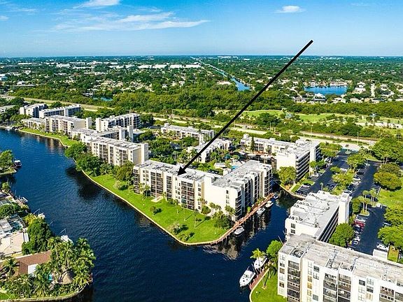 2nd image of 13 Royal Palm Way #5050