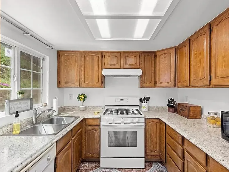Carillo Cir — Photo 10