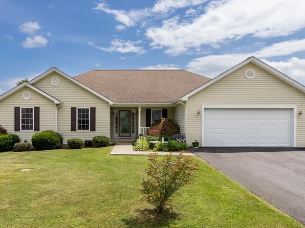 45 Fall Ridge Dr, Stuarts Draft, VA 24477