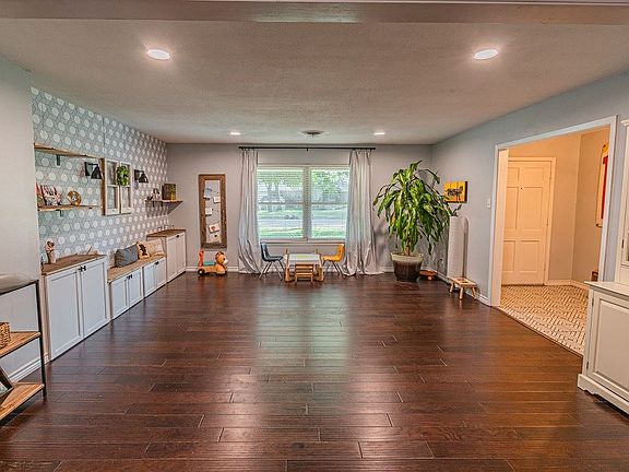 4th image of 2919 Cumberland Dr