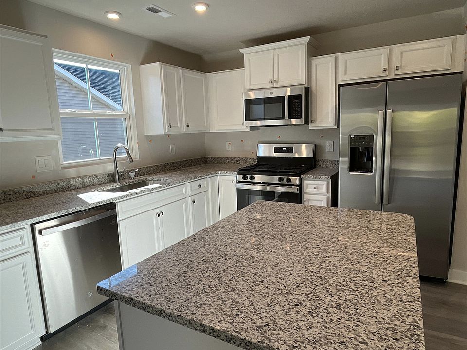 2nd image of 2755 Stonebridge Dr