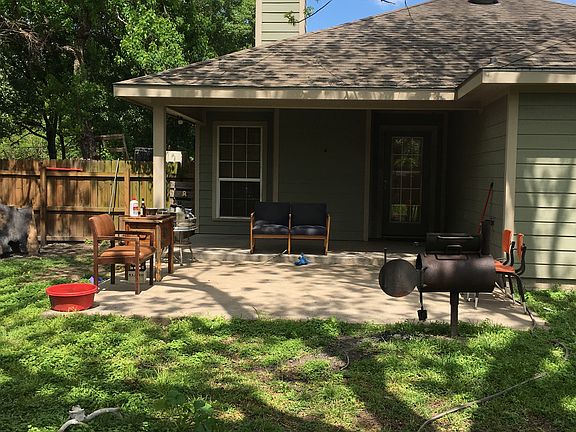 2nd image of 949 Avenue E