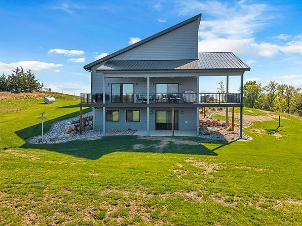 31003 Sundance Rdg, Yankton, SD 57078