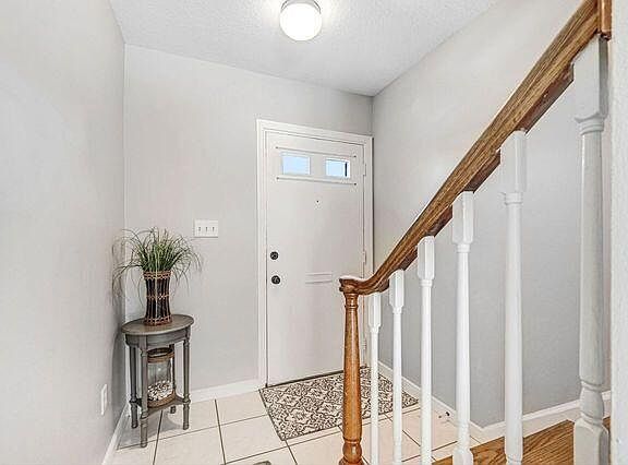 5th image of 913 N Colonial Ct #26