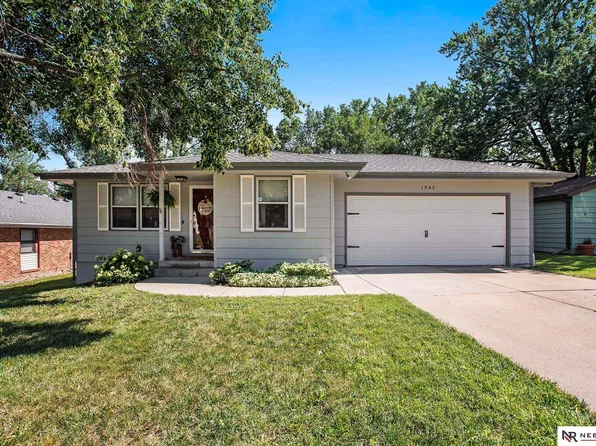 1945 Fairfield St, Lincoln, NE 68521