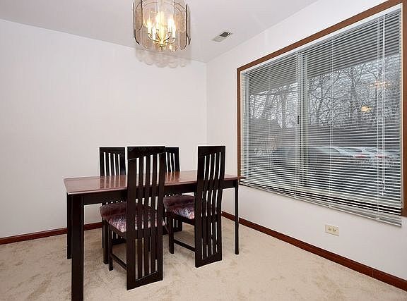 5th image of 543 Willowcreek Ct