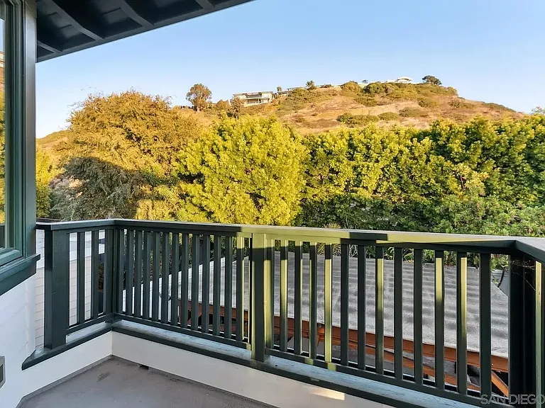 Dowling Dr — Photo 15