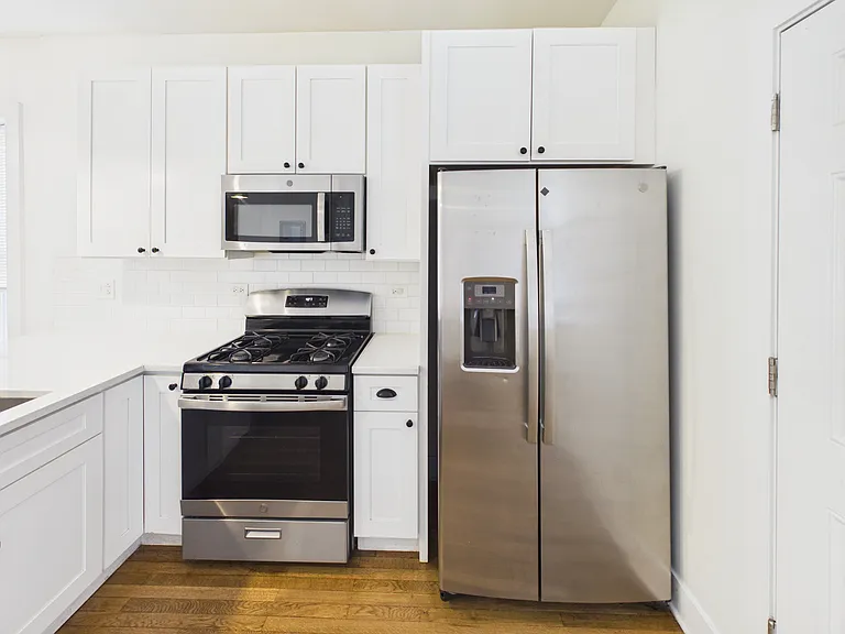 1439 E 66th Pl #2E — Photo 6