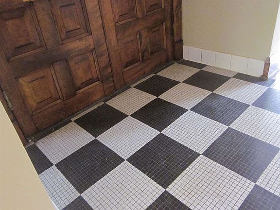 3rd image of 2162 Ohio Blvd
