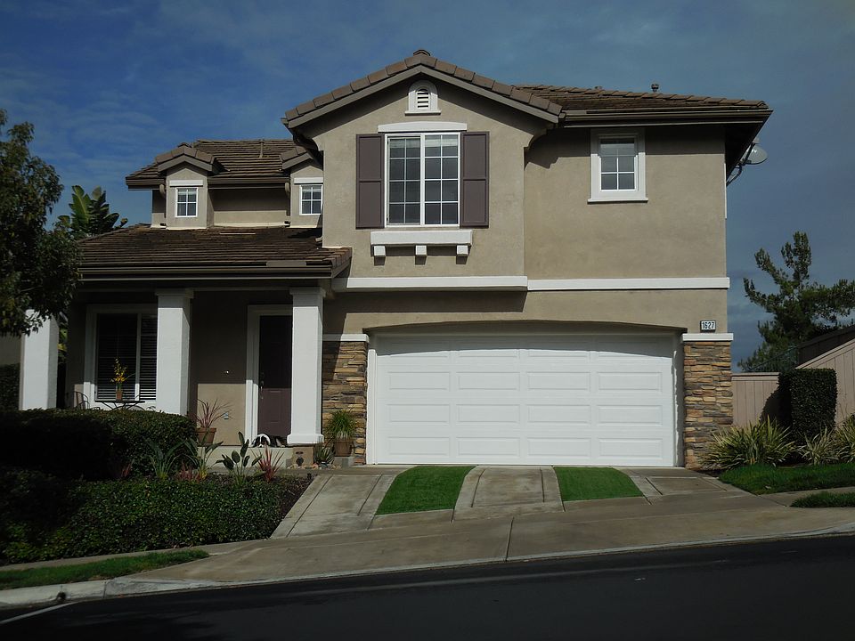 1st image of 1627 Carriage Cir