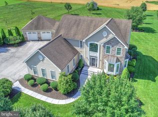 225 Edgegrove Rd, Hanover, PA 17331