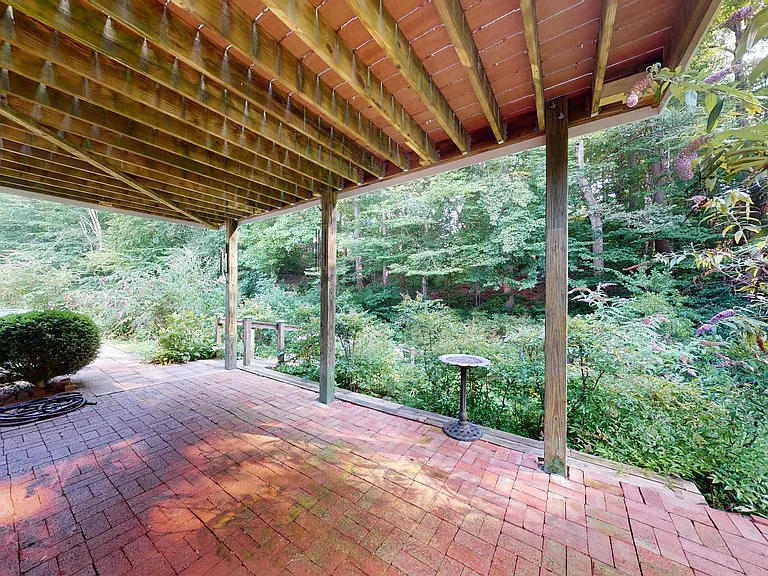 7628 Chancellor Way — Photo 29