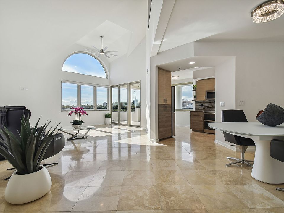1st image of 941 Seddon Cove Way