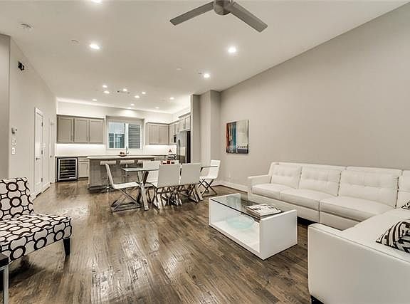 3rd image of 4914 Live Oak St #9-C