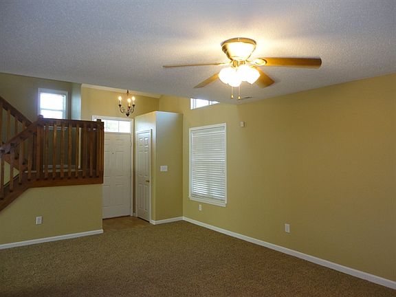 4th image of 15318 Ten Point Dr