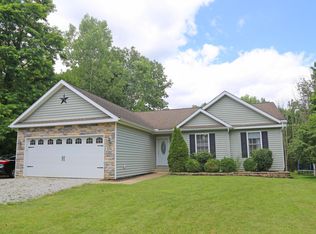 176 Lakeview Heights Dr, Howard, OH 43028