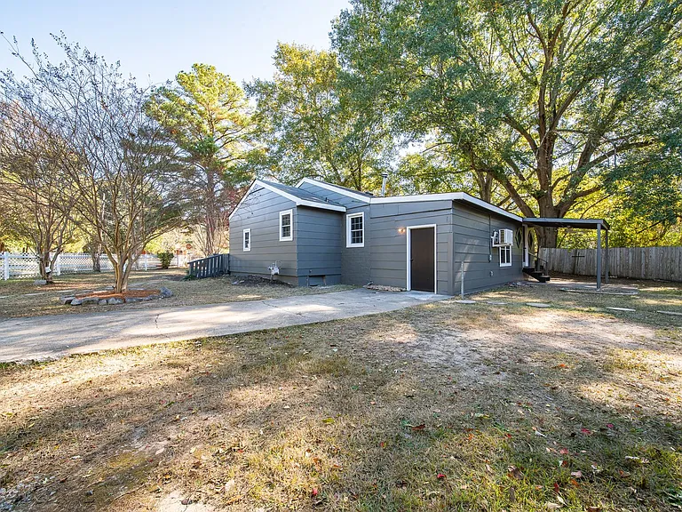 2333 Bruce Ave — Photo 26