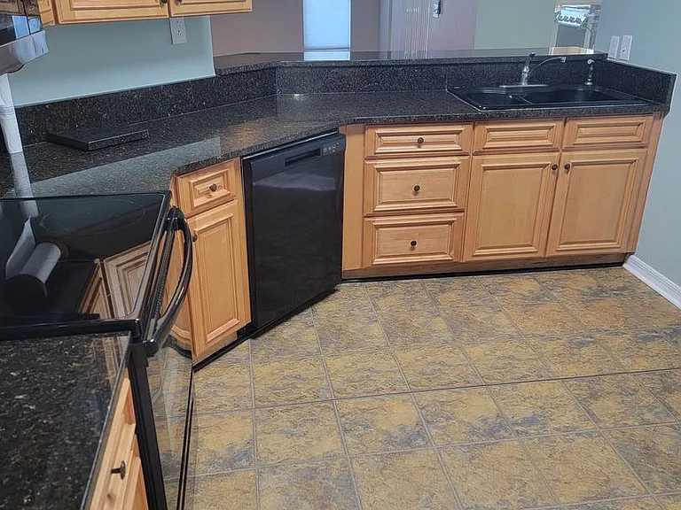 665 W Sunset Strip Dr — Photo 8