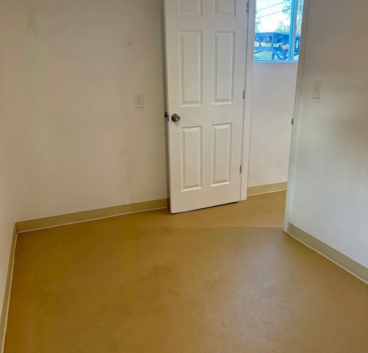 400 South Raleigh Street — Photo 4